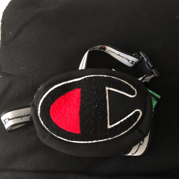 Pick a part the champion outfit - Picture 6 of 8